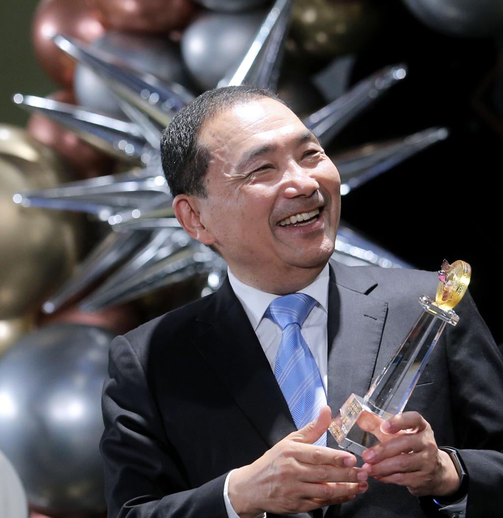 2024年正版资料免费大全中特，专家意见解释定义|最佳精选